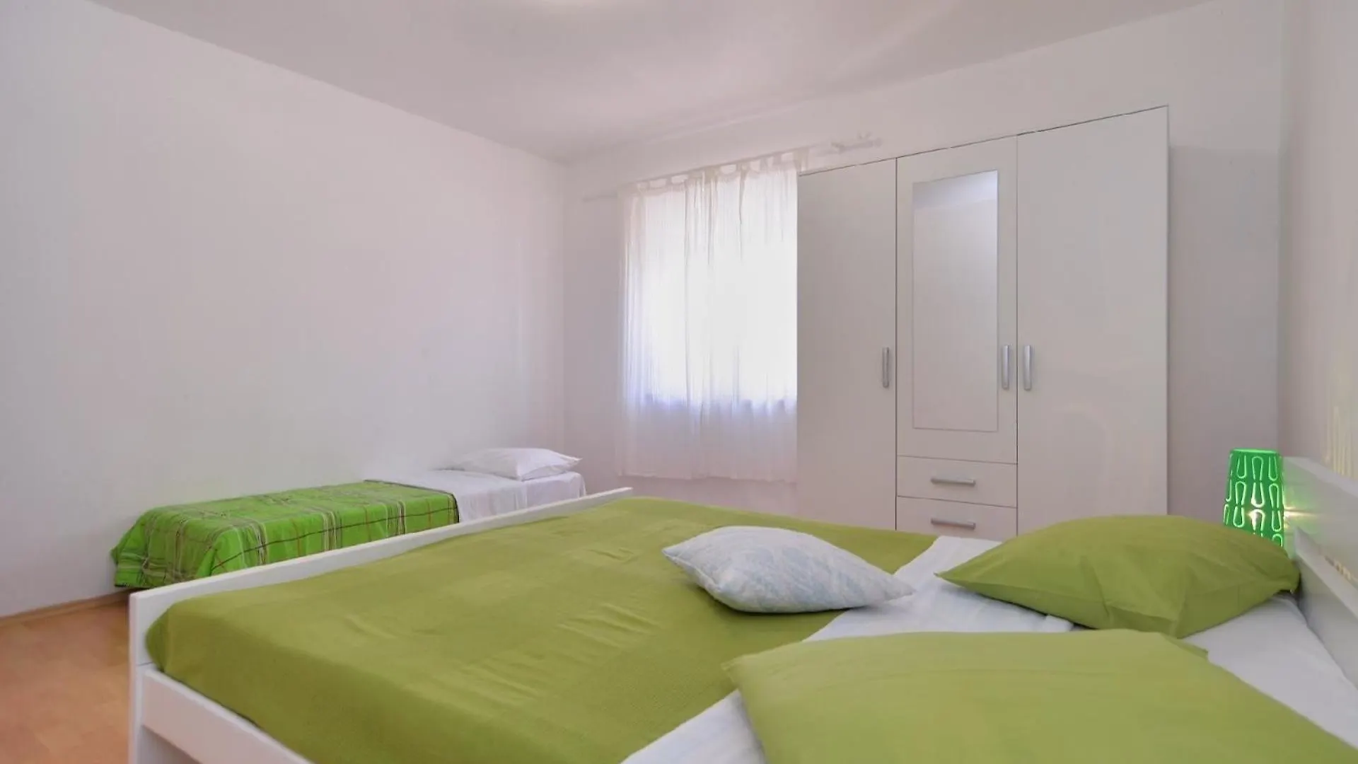 Ferienhaus Fuer 6 Personen Ca 75 Qm In Premantura, Istrien Istrische Riviera 0*, Premantura