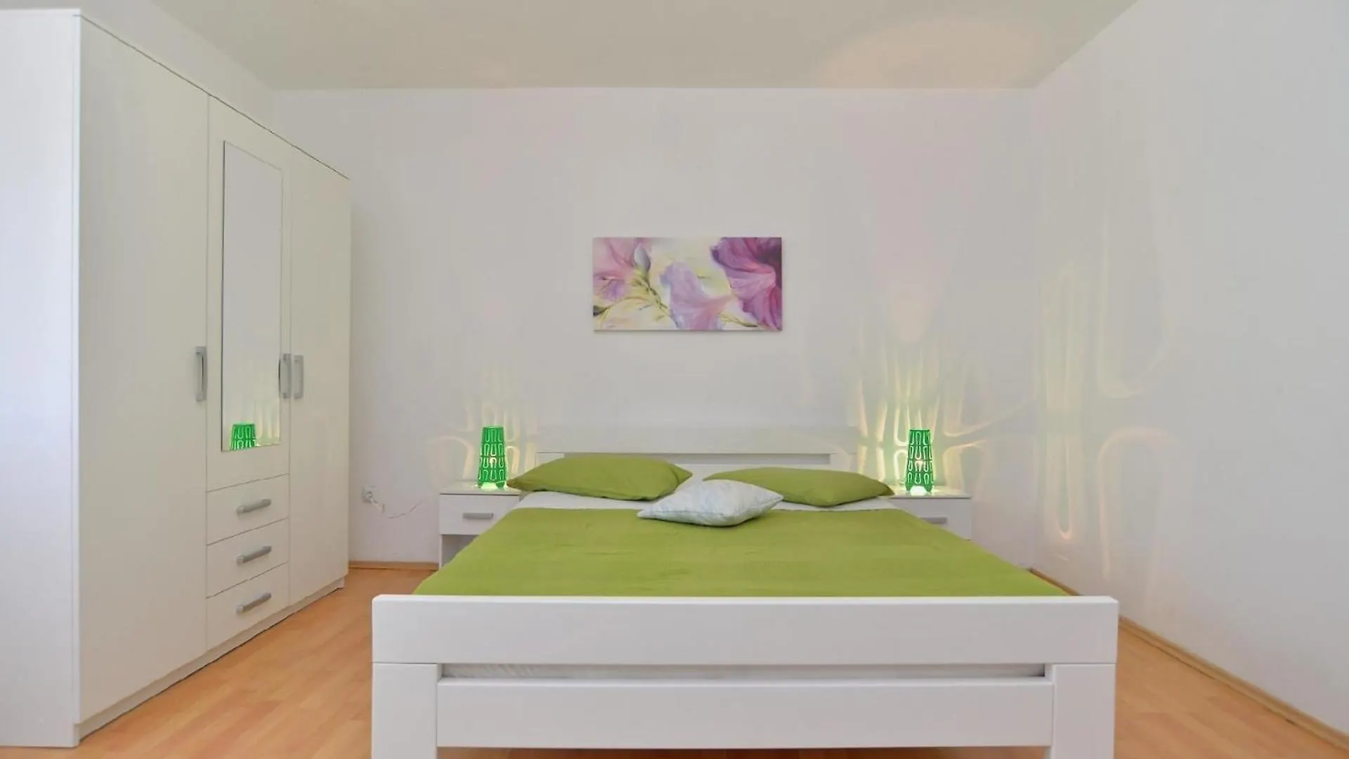 Ferienhaus Fuer 6 Personen Ca 75 Qm In Premantura, Istrien Istrische Riviera Holiday home